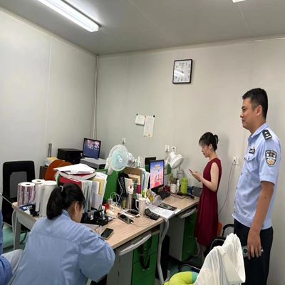 利港派出所至我單位開展防網(wǎng)絡(luò)謠言宣講活動(dòng)